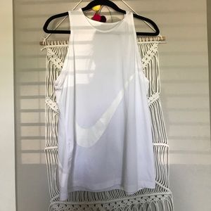 White nike workout top